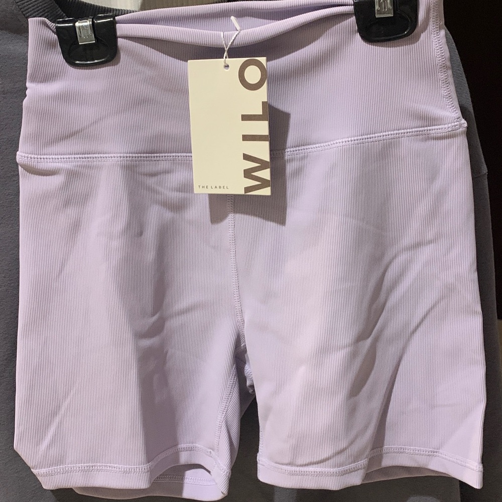 NEW!! WILO Sweatshirt and Shorts Outfit - Picture 3 of 6
